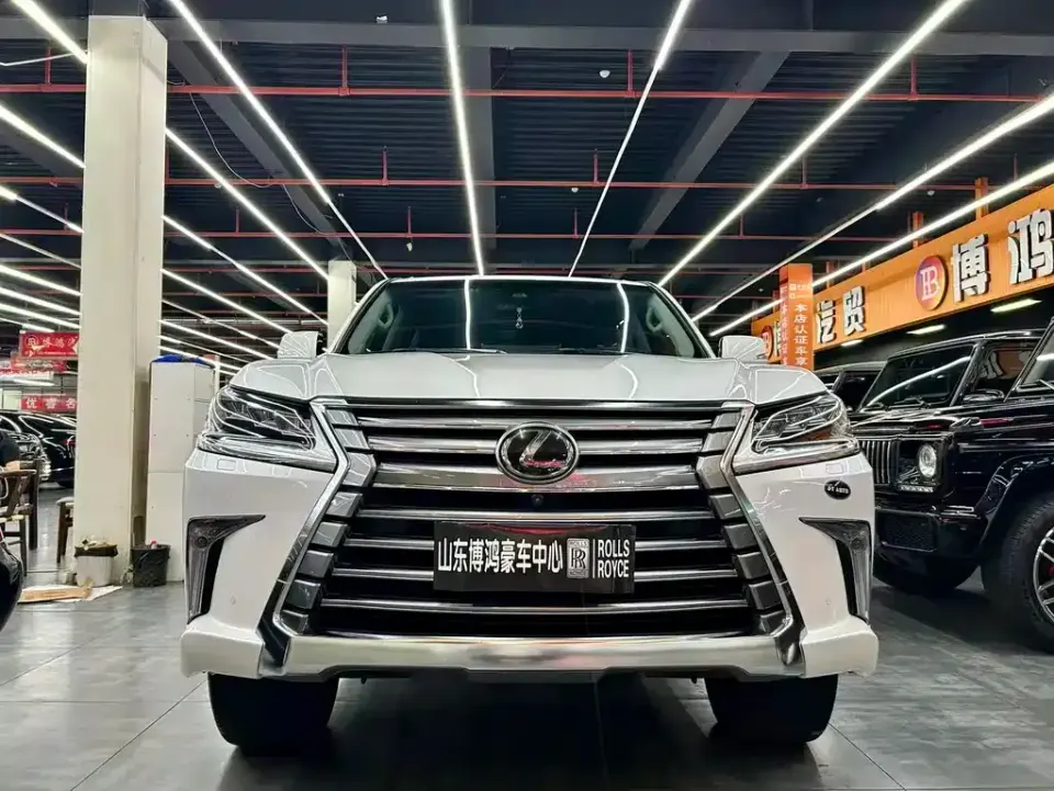 Lexus LX