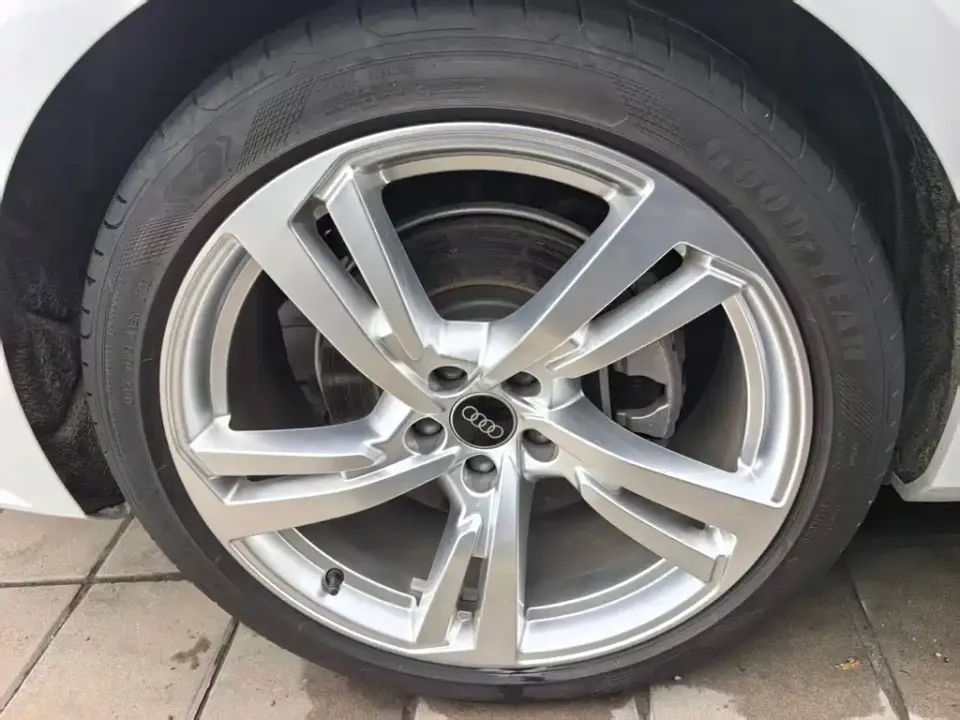 Audi A7L