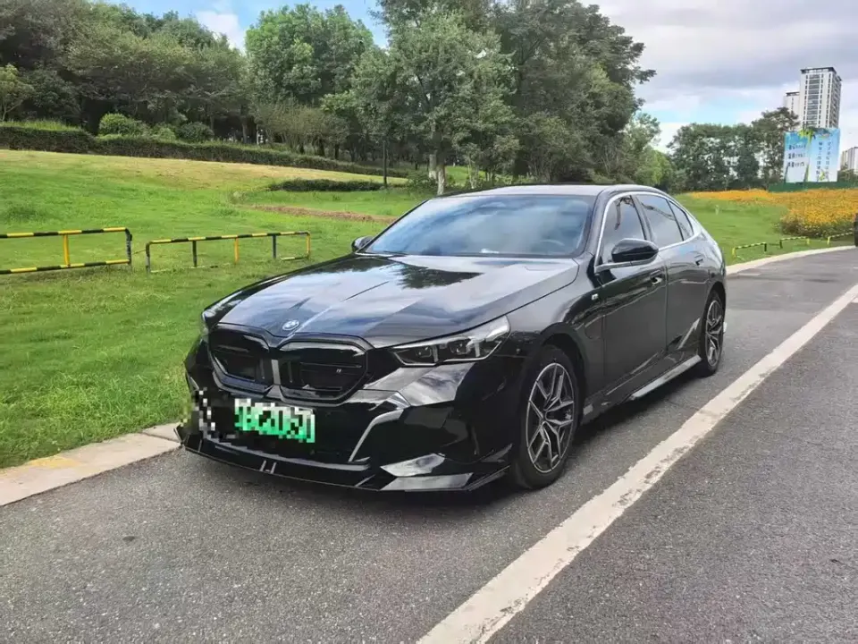 BMW i5