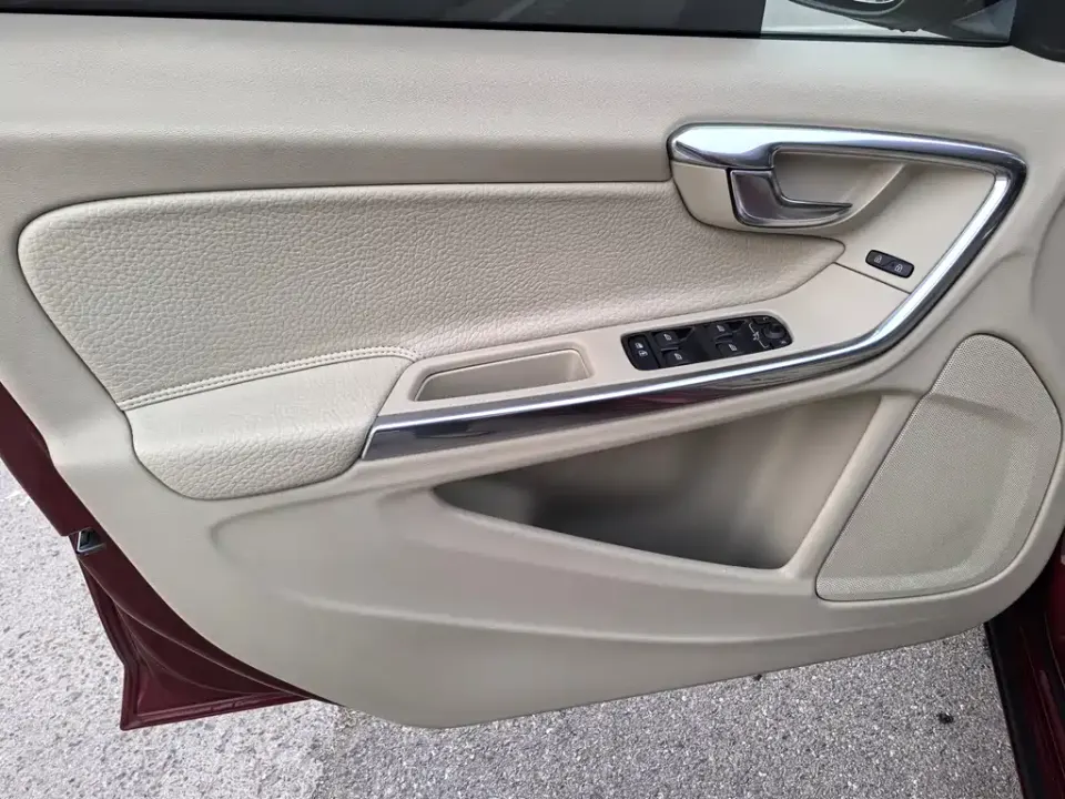 Volvo S60 (Import)