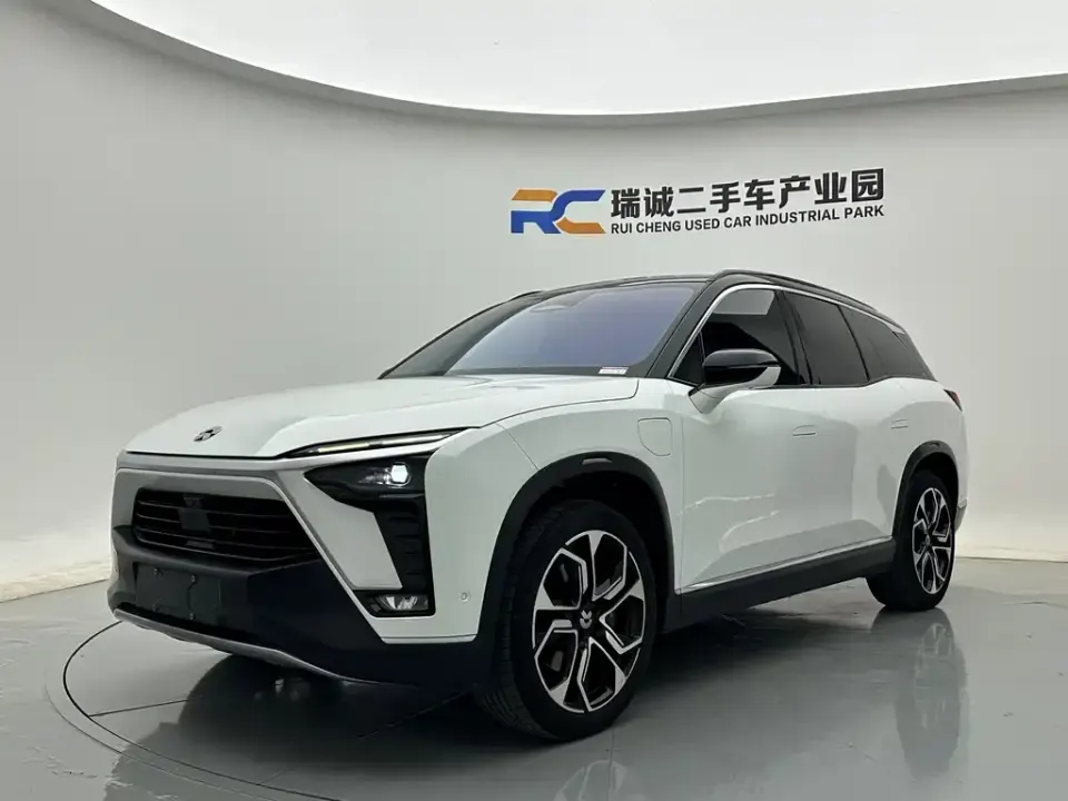 Nio ES8