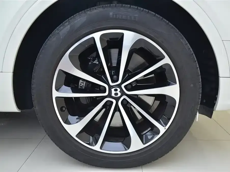 Bentley Bentayga PHEV