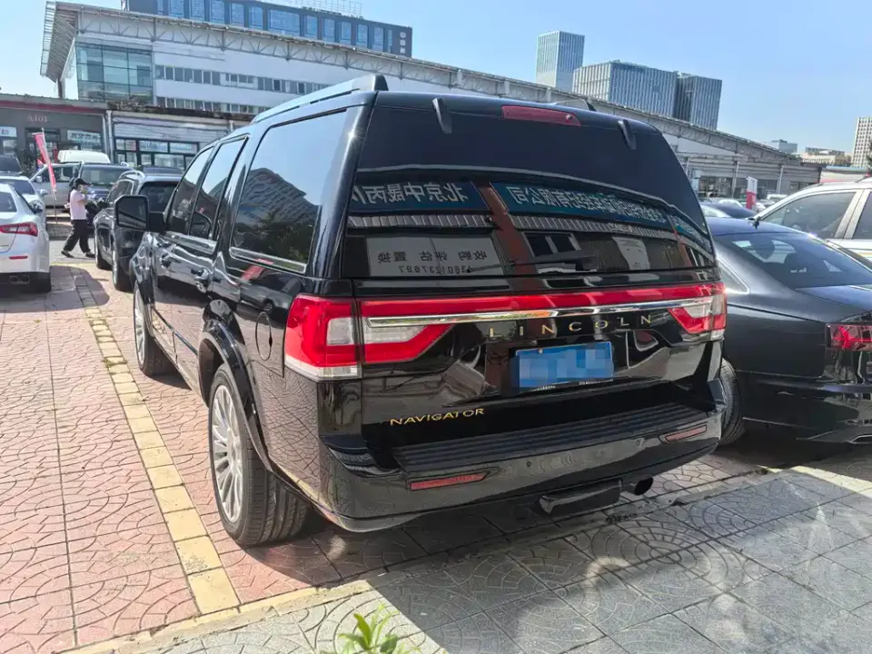 Lincoln Navigator