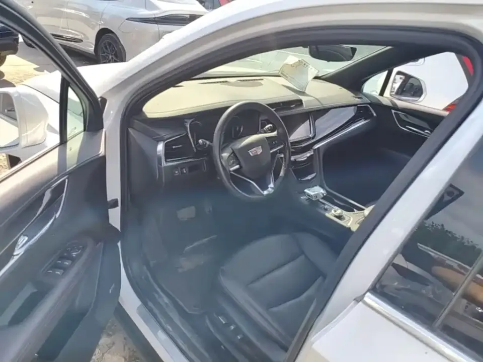 Cadillac XT6