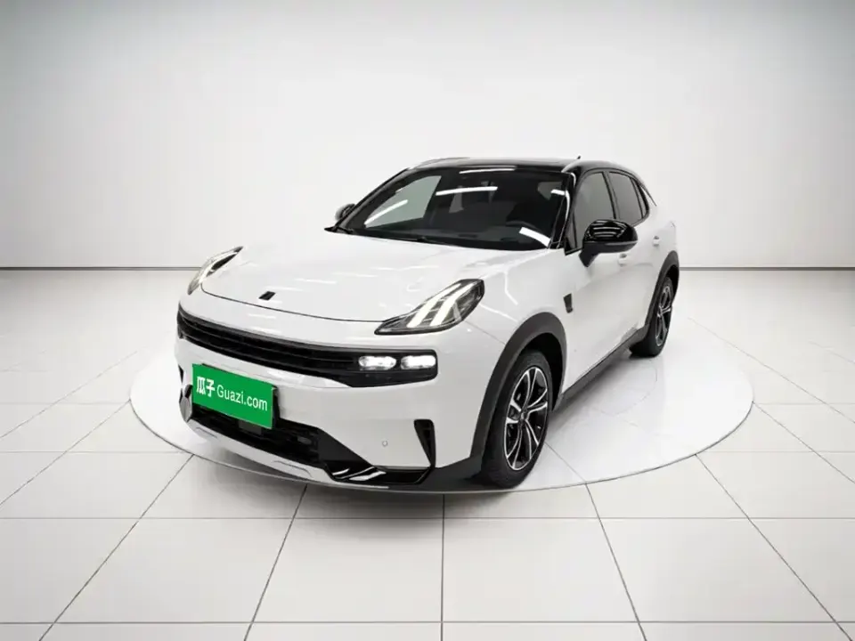 Lynk & Co 06