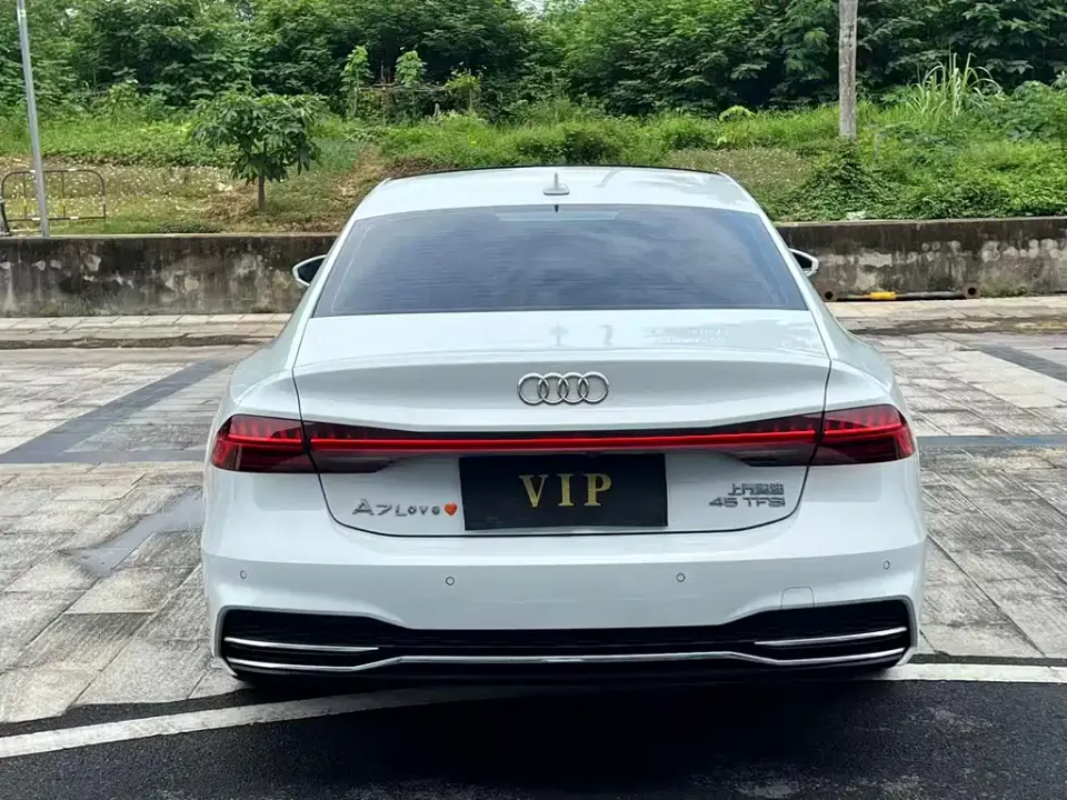 Audi A7L