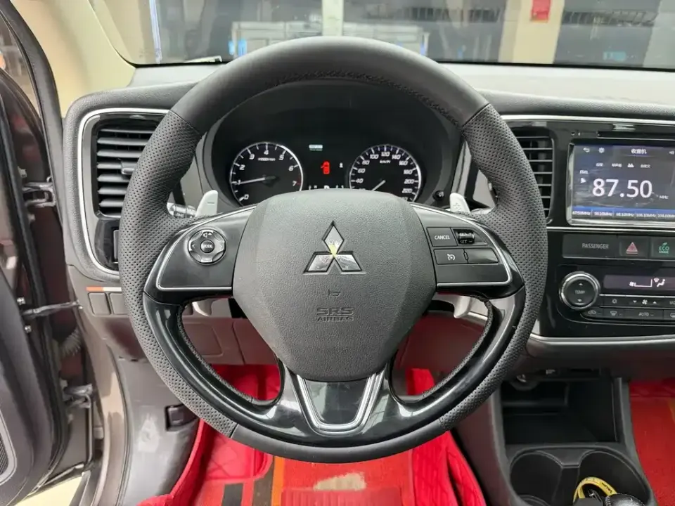 Mitsubishi Outlander (Import)