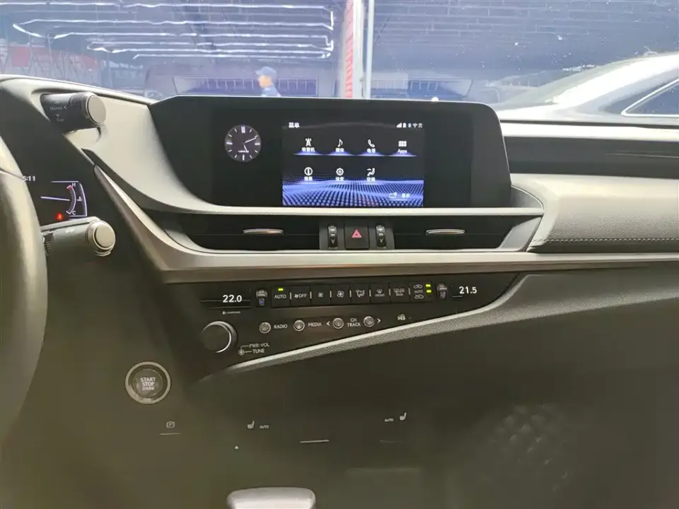 Lexus ES