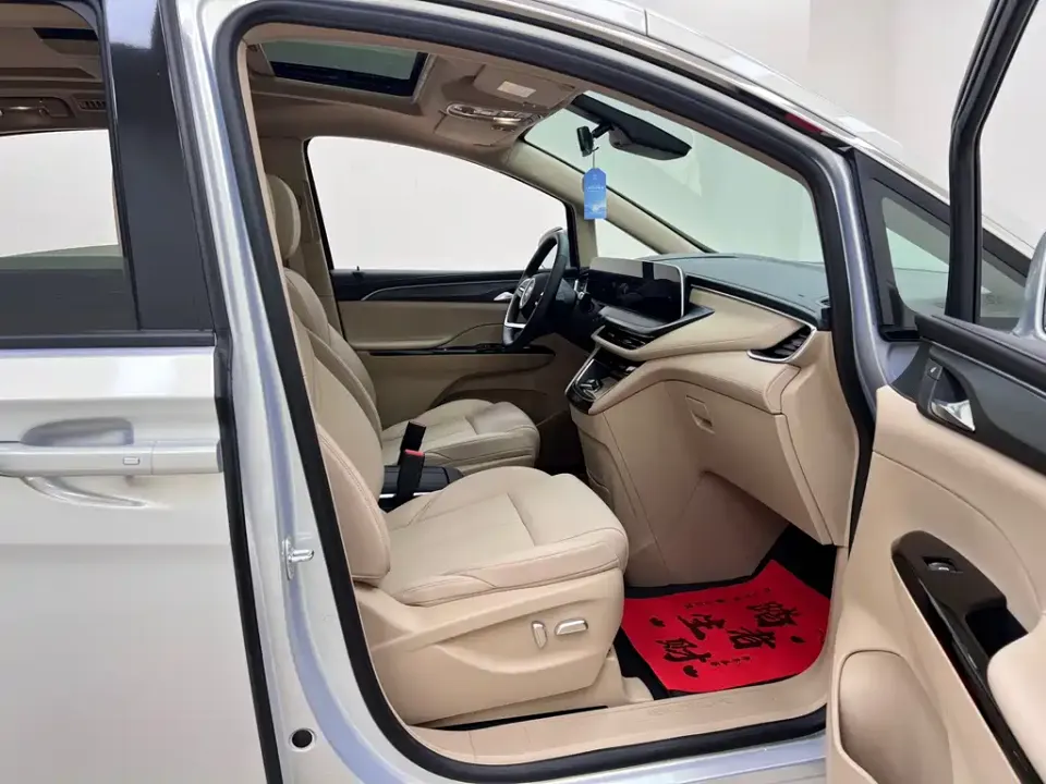 Buick GL8 Hybrid