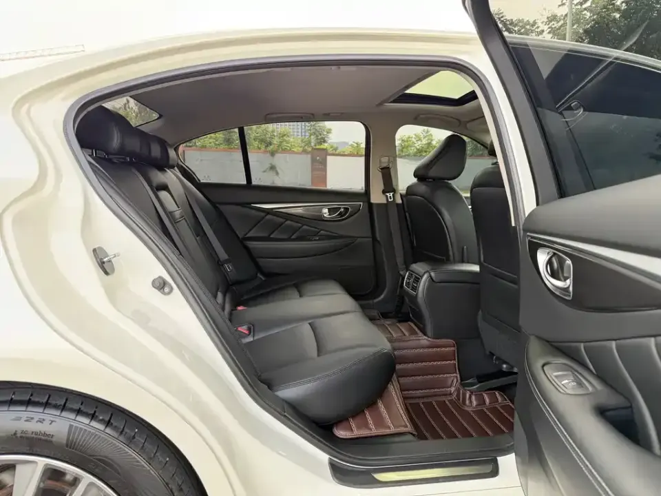 Infiniti Q50L