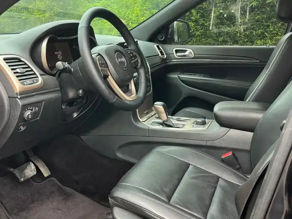 Jeep Grand Cherokee (Import)