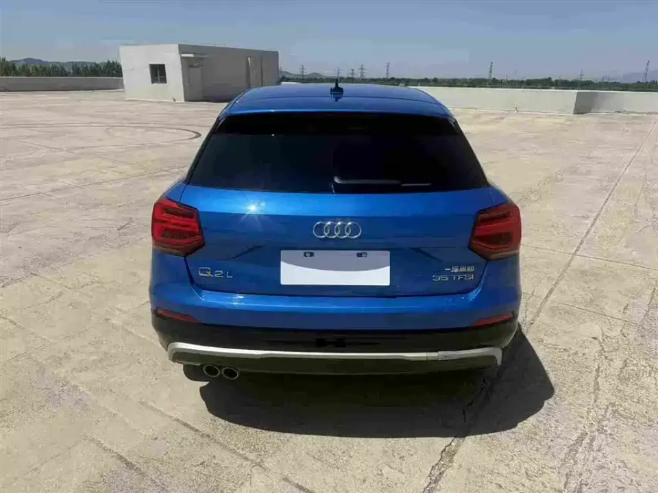 Audi Q2L