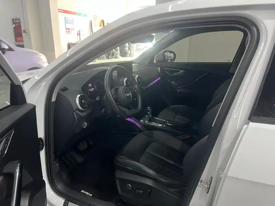 Audi Q2L