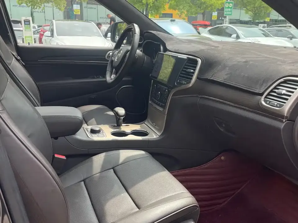 Jeep Grand Cherokee (Import)