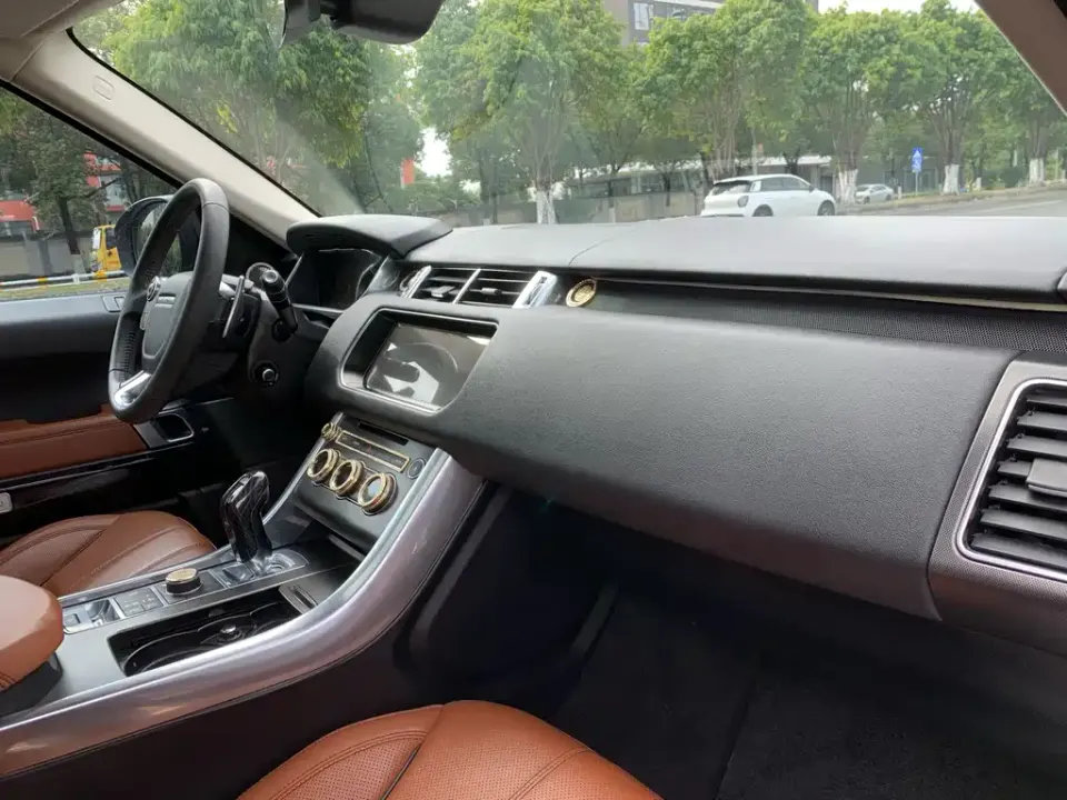 Land Rover Sport