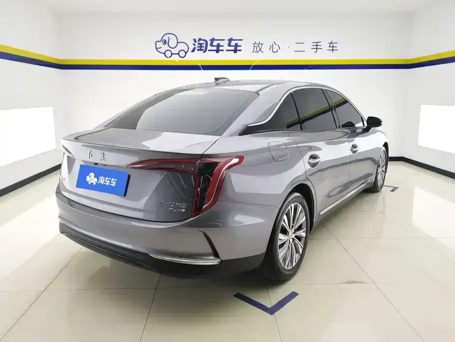 Hongqi Hongqi E-QM5