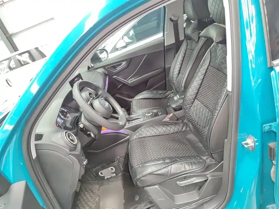Audi Q2L