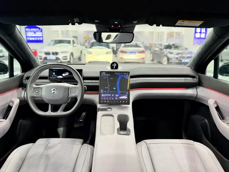 Nio EC6