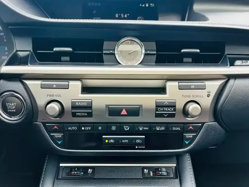 Lexus ES