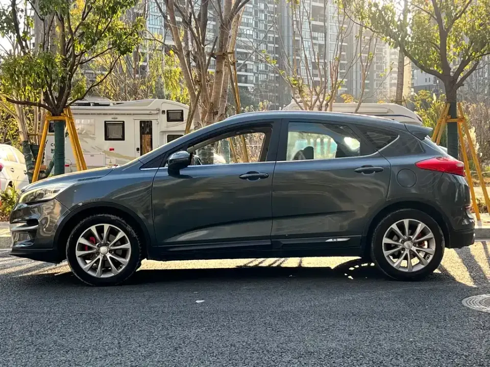 Geely Emgrand GS