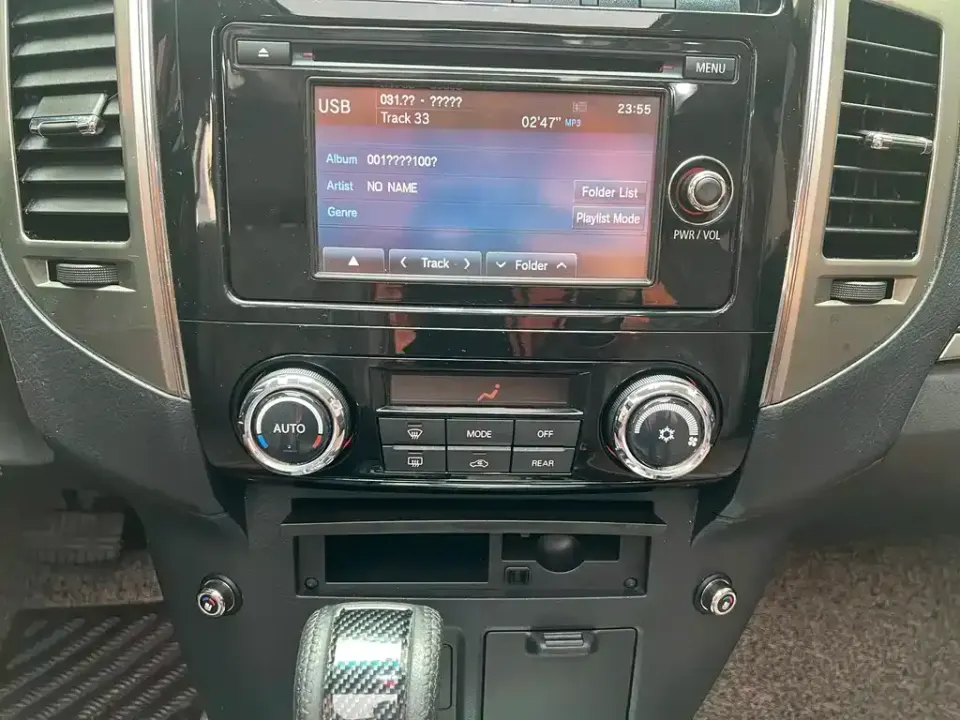 Mitsubishi Pajero (Import)