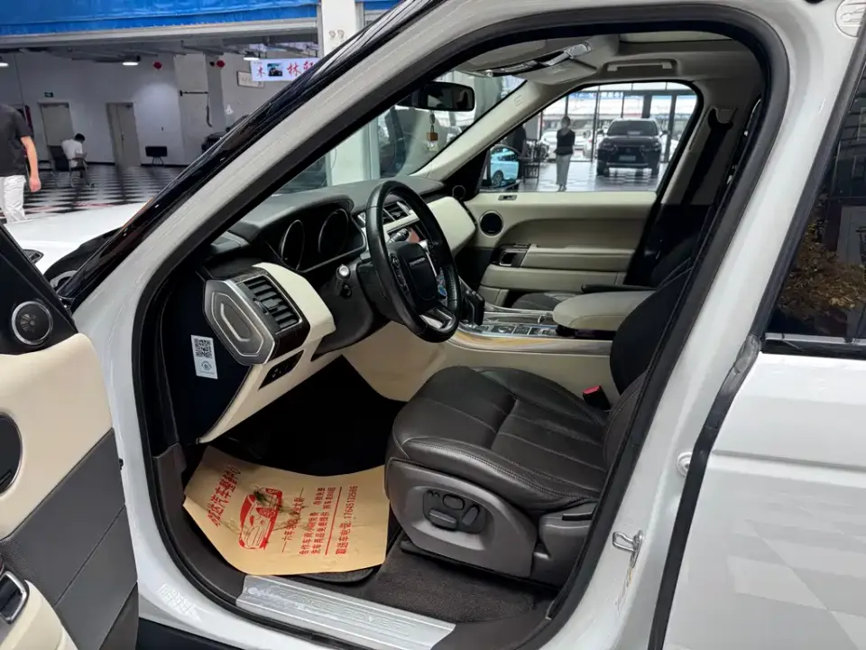 Land Rover Sport
