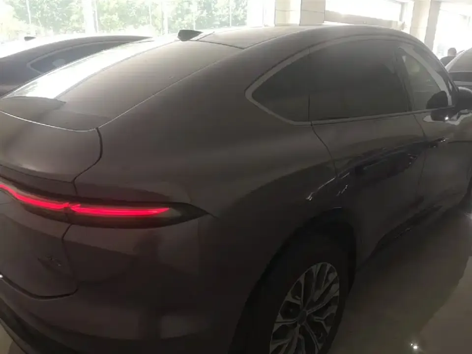 Nio EC6
