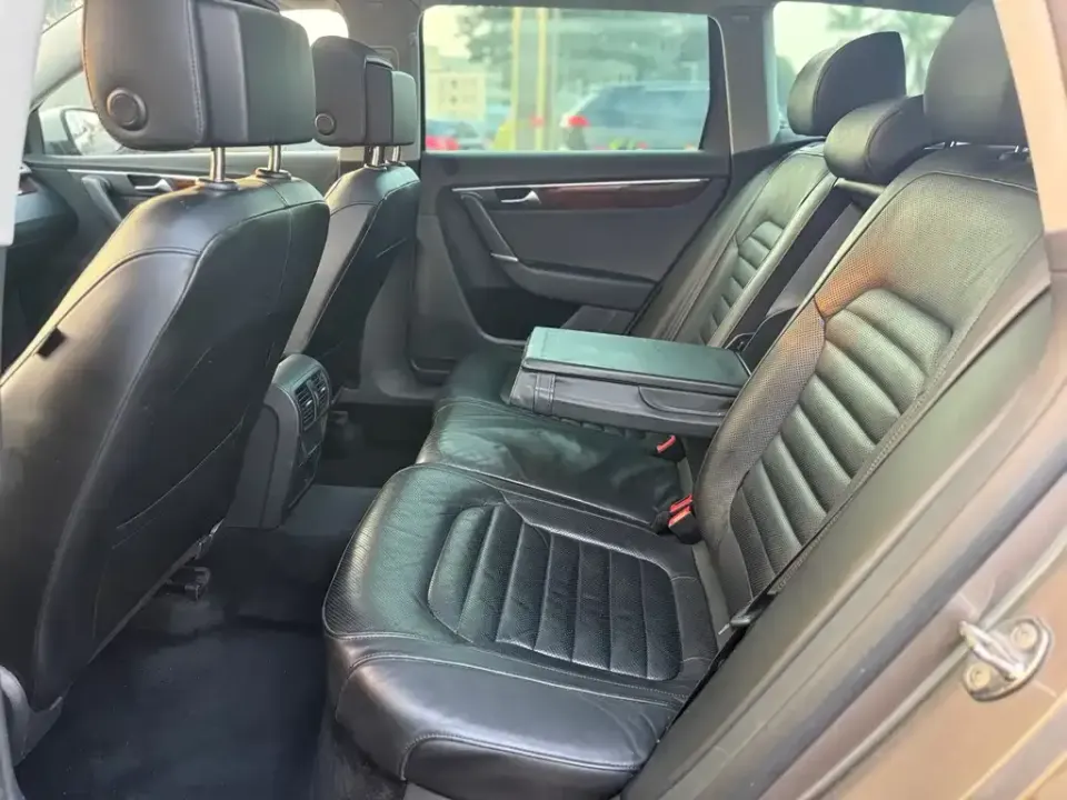 Volkswagen Magotan (Import)
