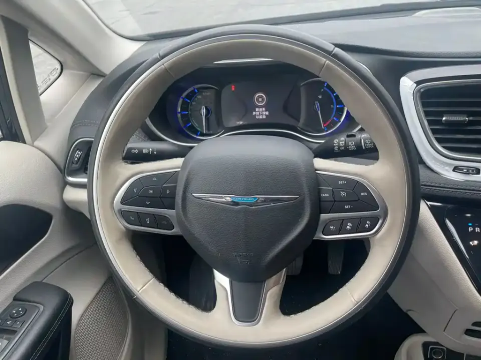 Chrysler Grand Voyager PHEV (Import)