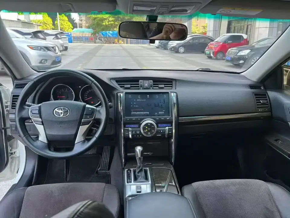 Toyota Reiz