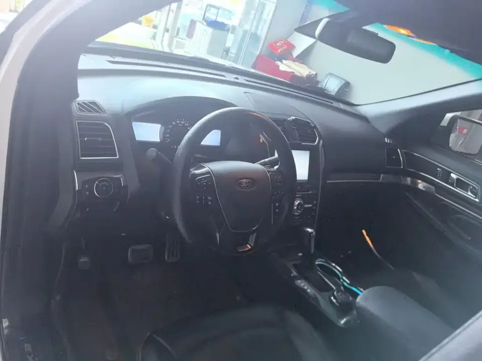 Ford Explorer (Import)