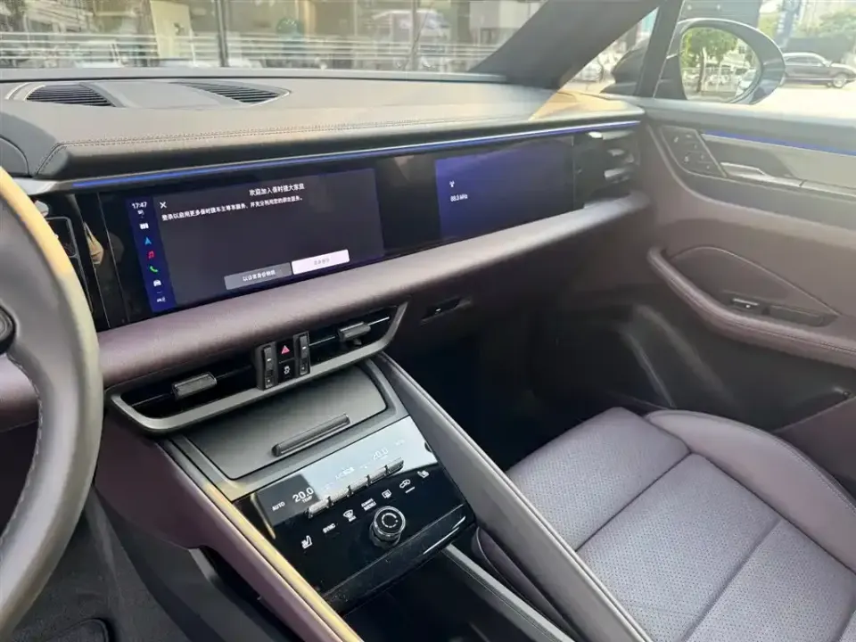 Porsche Macan EV