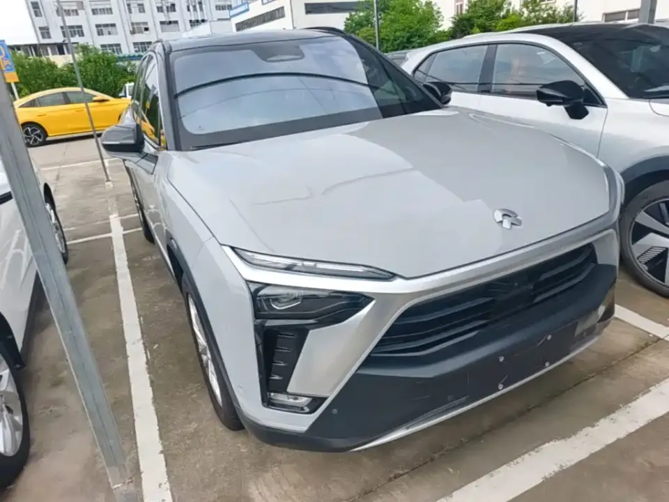 Nio ES8