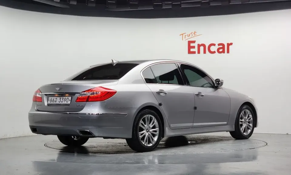 Hyundai Genesis
