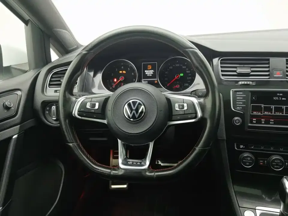Volkswagen Golf GTI
