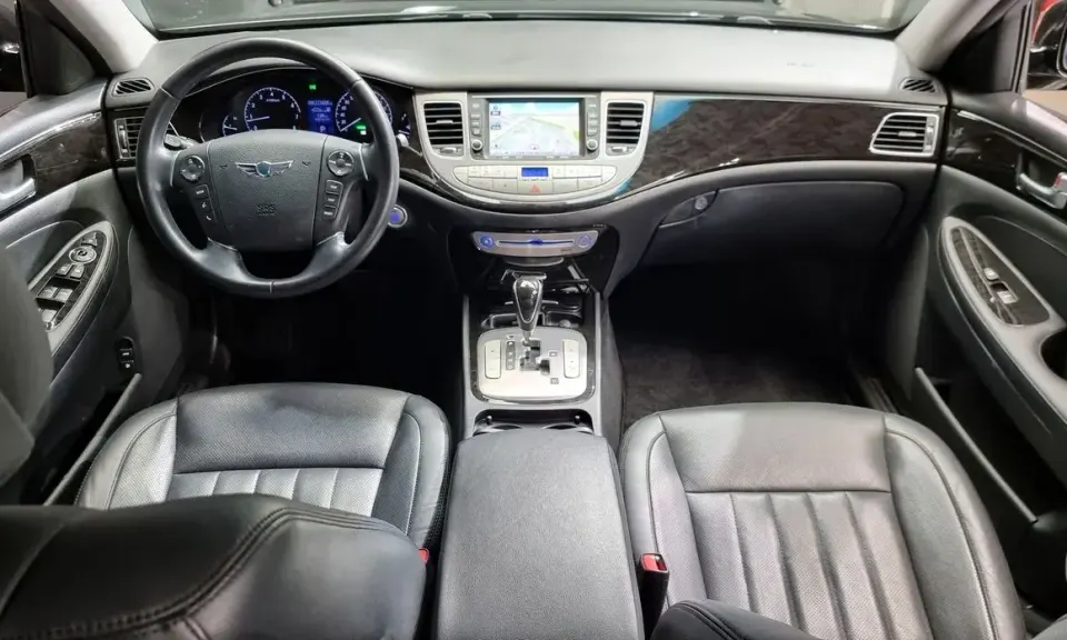 Hyundai Genesis
