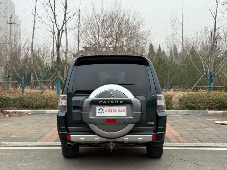 Mitsubishi Pajero (Import)