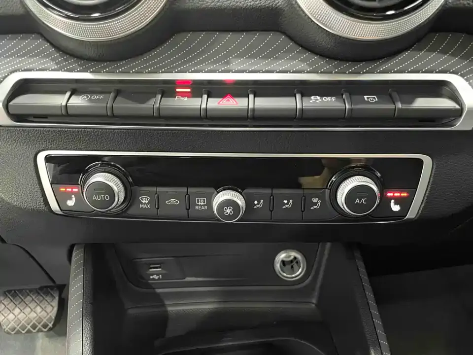 Audi Q2L