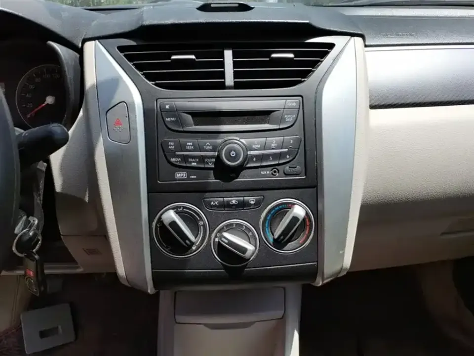 Venucia R50