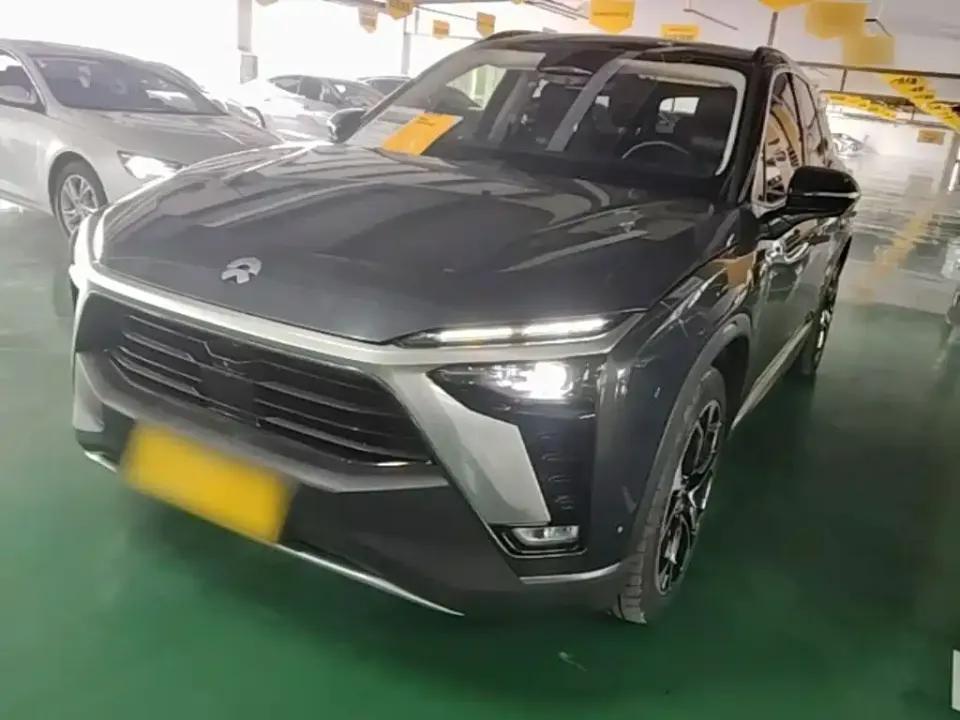 Nio ES8