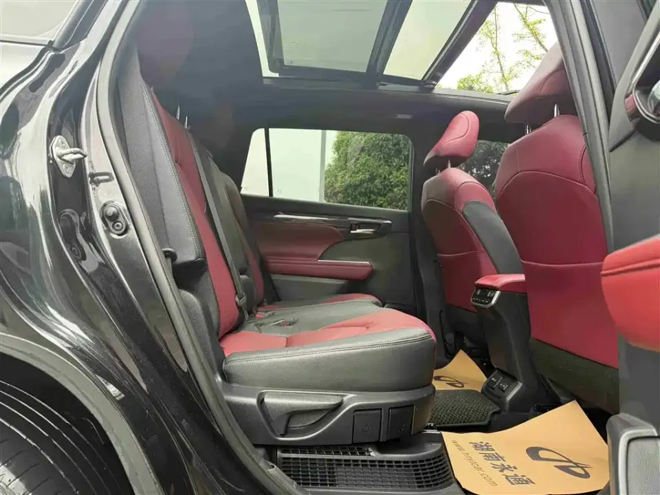Toyota Crown Kluger
