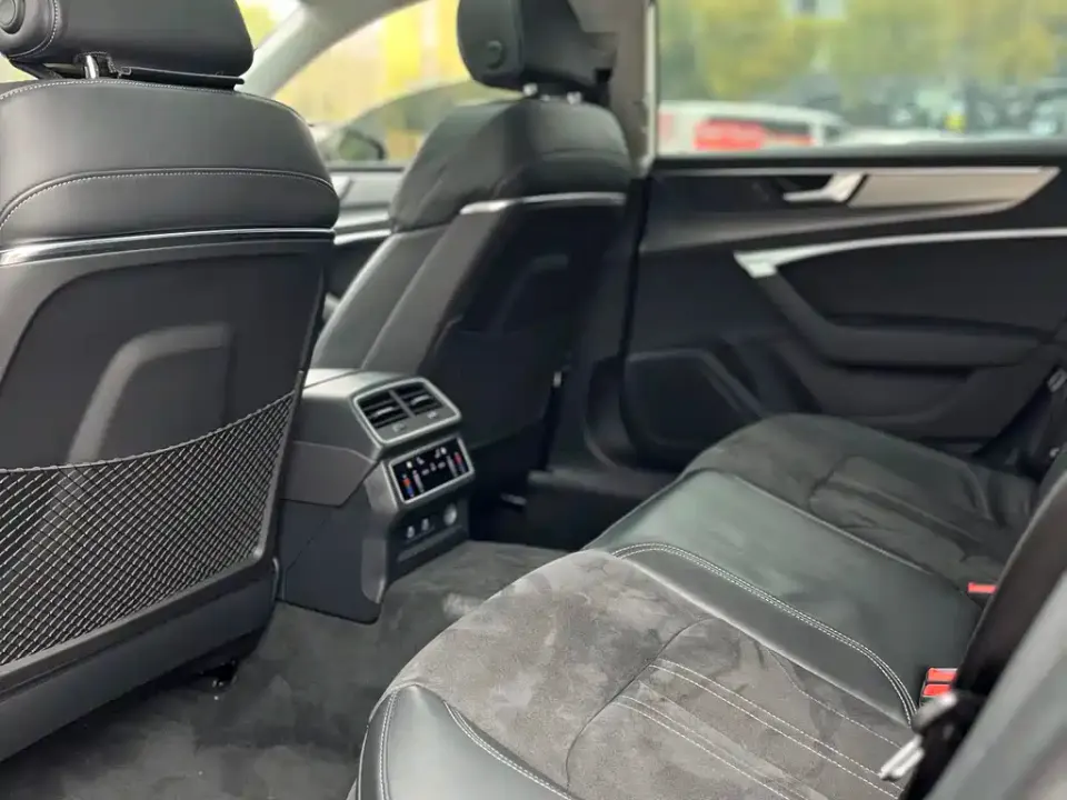 Audi A7L