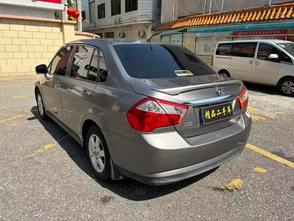 Venucia D50