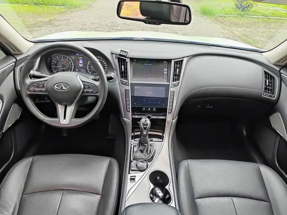 Infiniti Q50L