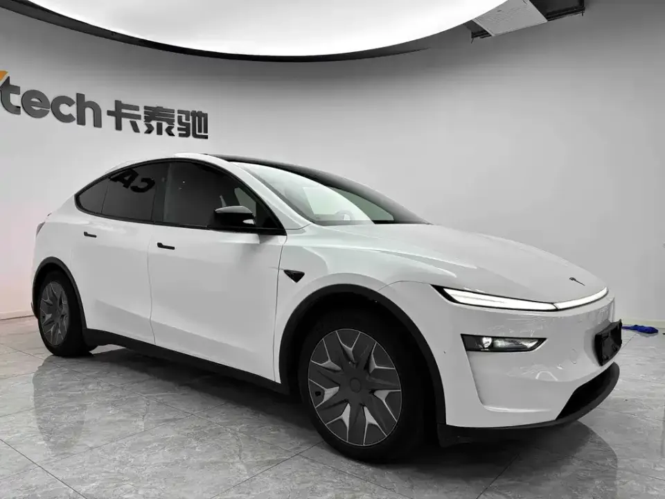 Tesla Model Y L