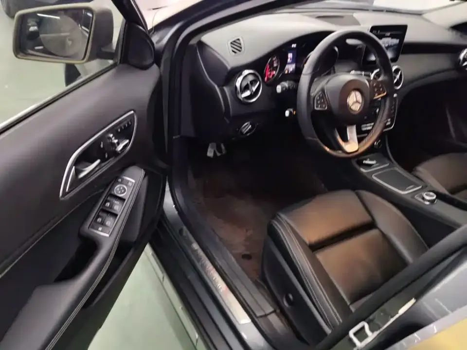 Mercedes-Benz GLA