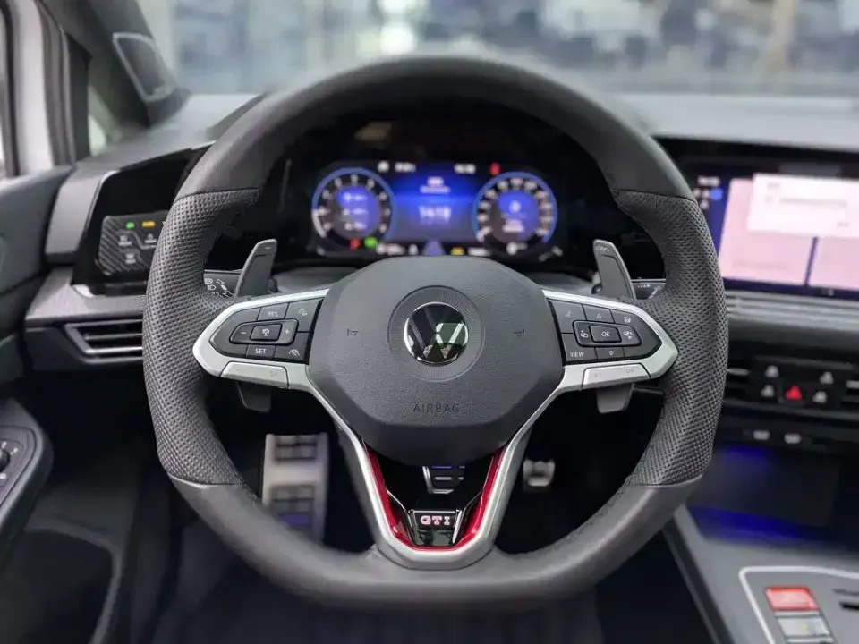 Volkswagen Golf GTI
