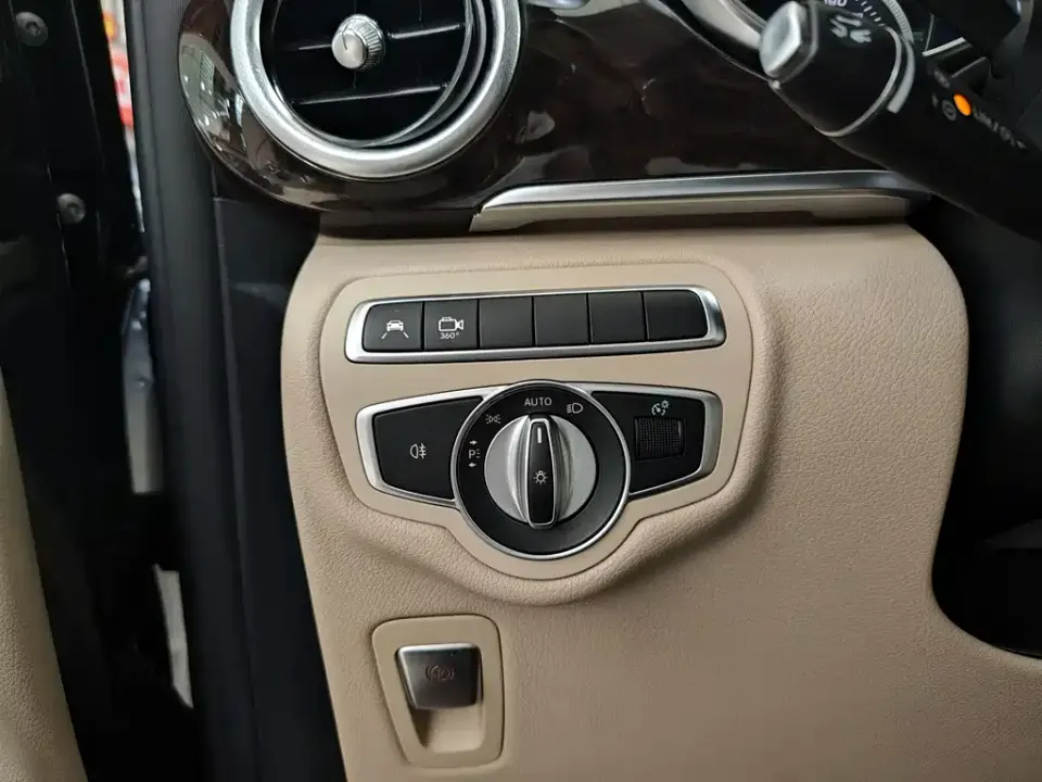 Mercedes-Benz V-Class