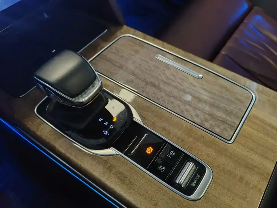Hongqi Hongqi HS7