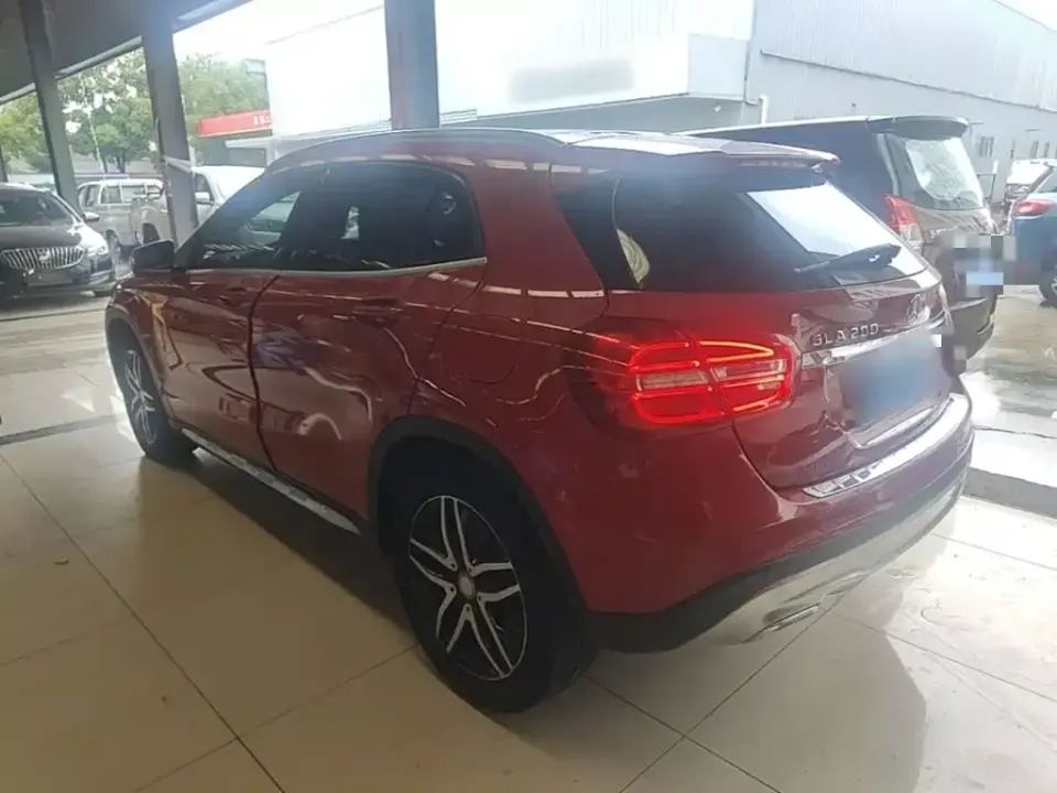 Mercedes-Benz GLA